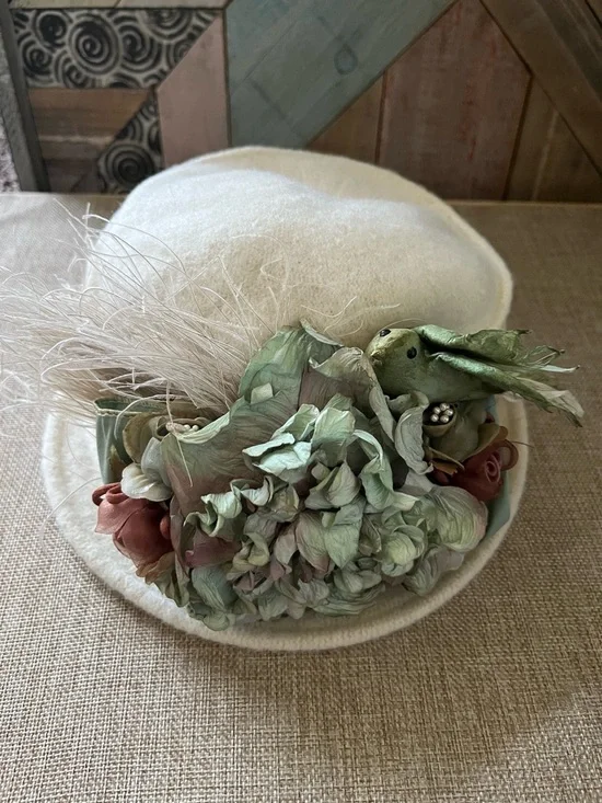 Cream Felt Cloche Hat with Floral Trim - Picture 5 of 9